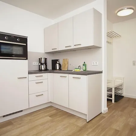 Mit Terrasse In Ruhiger Lage - Haus Suedperd Duenenrose Thiessow